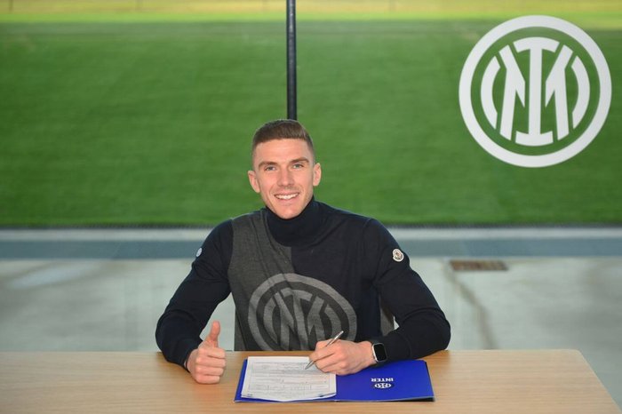 Wolfsburg target Gosens as Inter demand €18 million